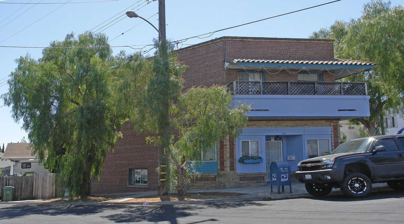 100 Pacific Ave in Rodeo, CA - Building Photo