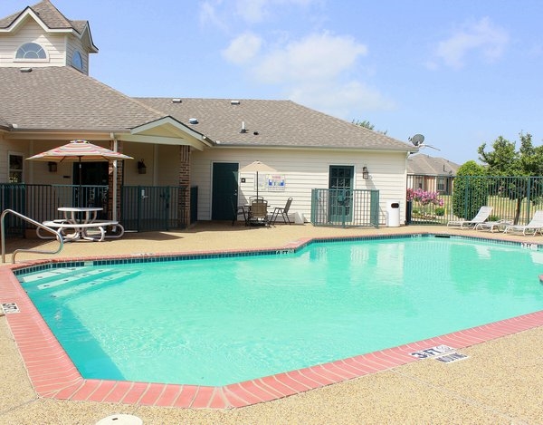 Parkview Garden Townhomes in Tyler, TX - Building Photo - Building Photo