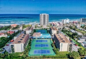 1441 N Atlantic Ave, Unit 212 in Daytona Beach, FL - Building Photo