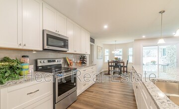 157 Persia Dr in Universal City, TX - Building Photo - Building Photo