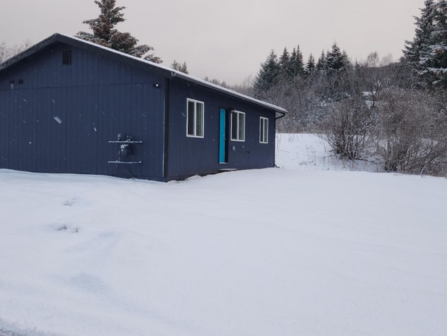 3972 Bartlett St in Homer, AK - Building Photo - Building Photo