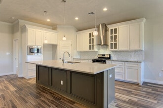 6034 Adrian Dr in Corpus Christi, TX - Building Photo - Building Photo