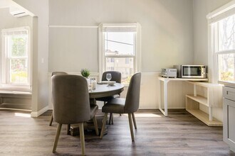 731 S Marengo Ave in Pasadena, CA - Building Photo - Building Photo