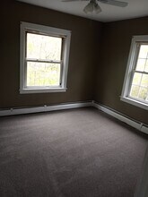 15 Baker Rd E, Unit 2nd floor in Taunton, MA - Building Photo - Building Photo