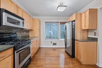 18 Skyview Terrace in Clifton, NJ - Building Photo - Building Photo
