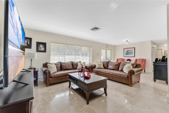 11522 SW 100th Ave in Miami, FL - Building Photo - Building Photo