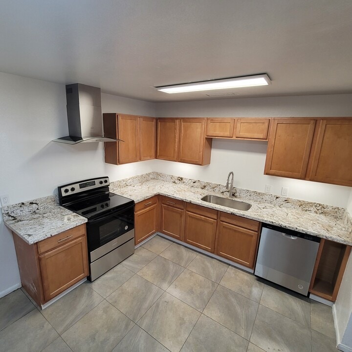 4718 E Alta Vista Rd in Phoenix, AZ - Building Photo
