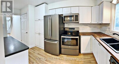 576 Camelot Dr in Oshawa, ON - Building Photo - Building Photo