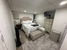 3527 Mallard Rd in Levittown, NY - Building Photo