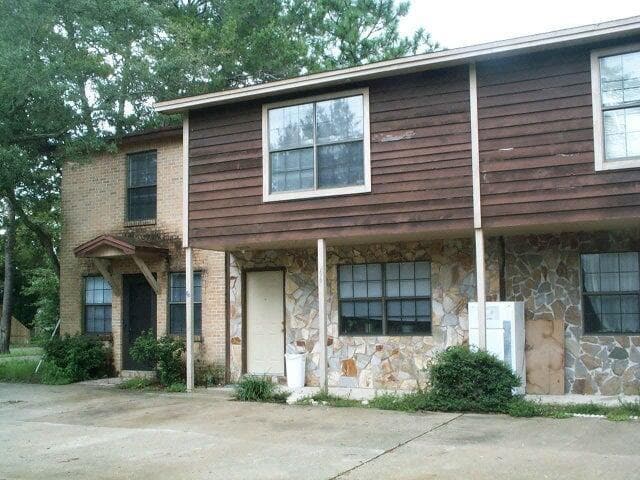 property at 400 Rhonda Kay Ct