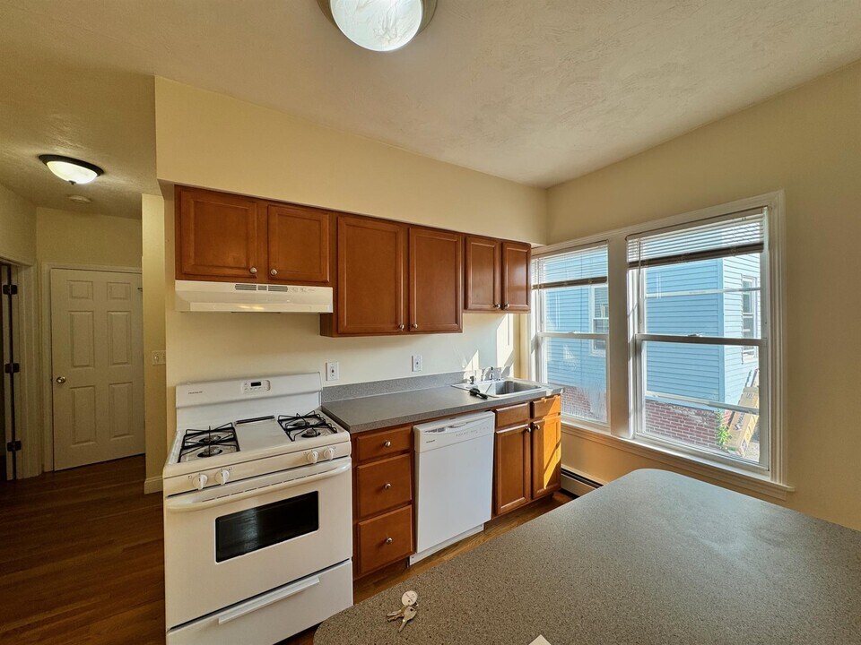 401 Columbia St, Unit 2 in Cambridge, MA - Foto de edificio