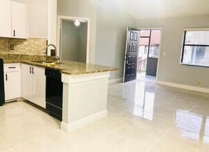 4695 Lucerne Lakes Blvd E in Greenacres, FL - Building Photo - Building Photo