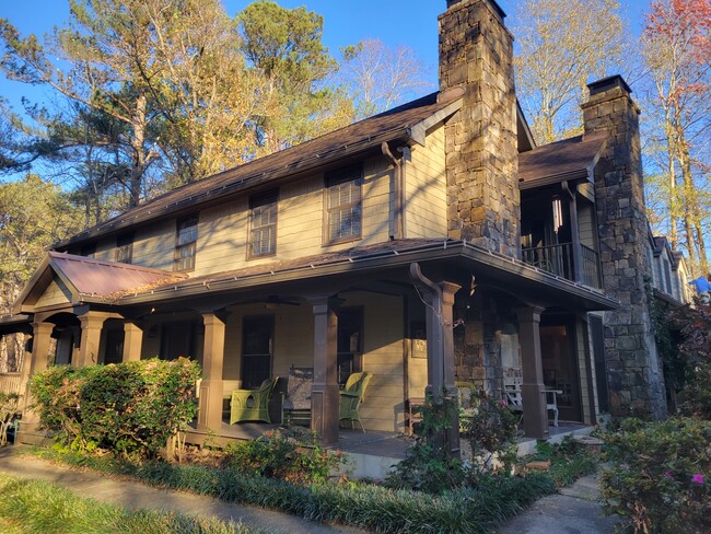 2592 Stoney Brook Ln NE in Marietta, GA - Building Photo - Building Photo