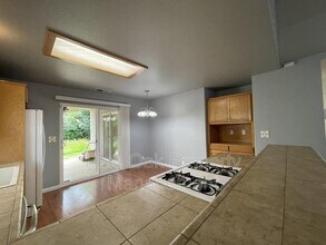 1657 East Ave in Chico, CA - Building Photo - Building Photo