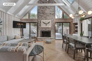 44 Bryan Rd in Montauk, NY - Building Photo