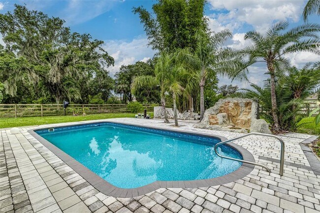 5680 Durrance Rd in Mulberry, FL - Foto de edificio - Building Photo