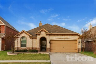 1473 Eagle Nest Dr in Azle, TX - Building Photo