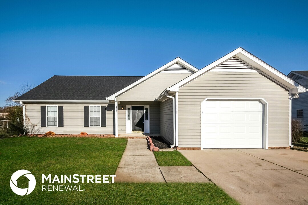 3208 Presley Way in Greensboro, NC - Building Photo