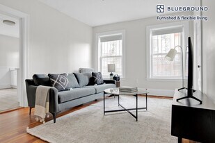 116 Winthrop Rd in Brookline, MA - Building Photo