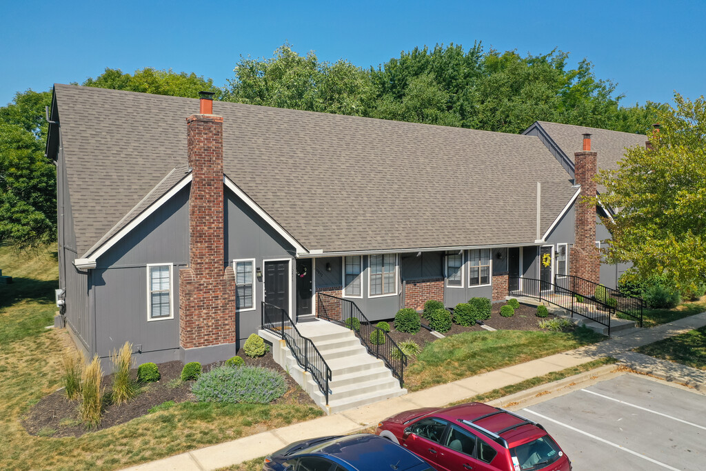 Barrington Park Townhomes in Lenexa, KS