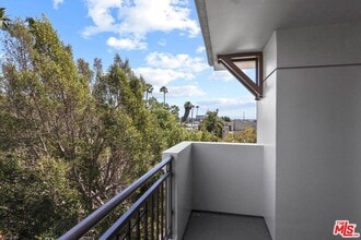 1417 Butler Ave in Los Angeles, CA - Foto de edificio - Building Photo