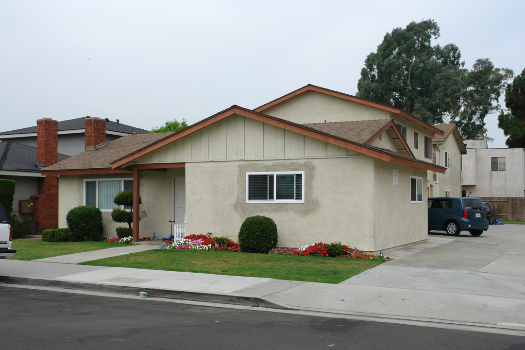 16671 Blanton St in Huntington Beach, CA - Building Photo