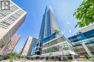 386 Yonge St in Toronto, ON - Building Photo