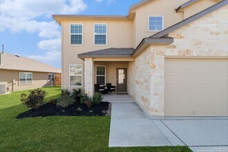 511 Diamond Shls in Cibolo, TX - Building Photo - Building Photo
