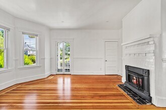279 E Squantum St in Quincy, MA - Building Photo - Building Photo