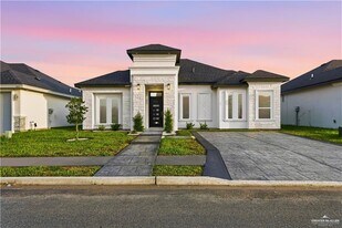 18 East St in San Juan, TX - Building Photo