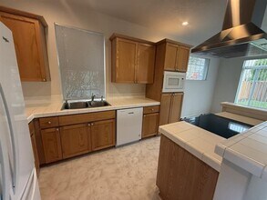 1176 SE Tamora Ave in Hillsboro, OR - Building Photo - Building Photo