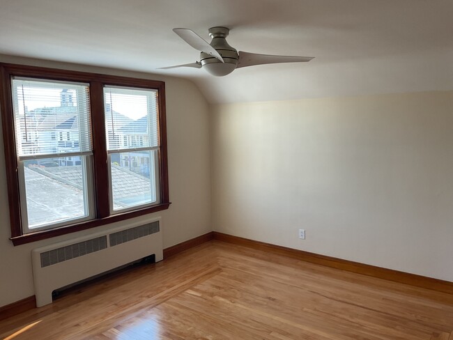371 Grand Ave