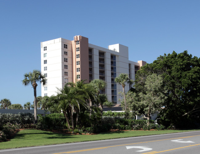 Longboat Harbor Towers in Longboat Key, FL - Building Photo - Building Photo