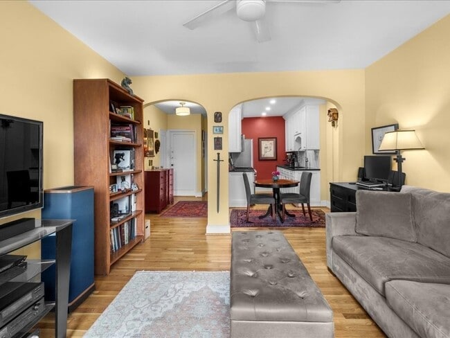 228 Commonwealth Ave in Boston, MA - Building Photo - Building Photo