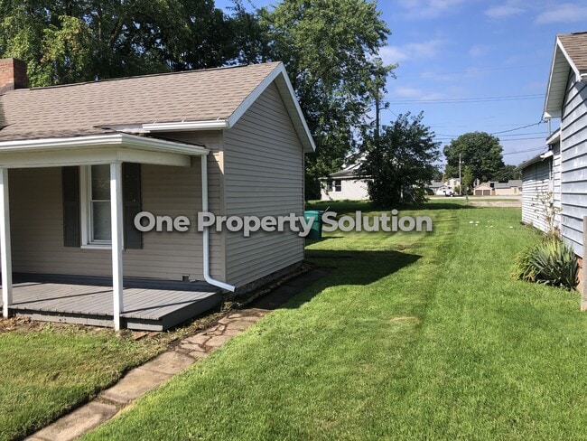 404 John St in La Porte, IN - Building Photo - Building Photo