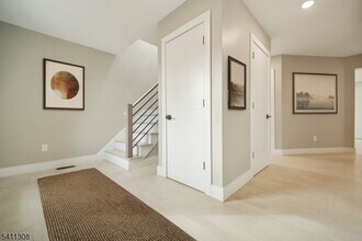 134 Hillside Ave in Livingston, NJ - Building Photo - Building Photo