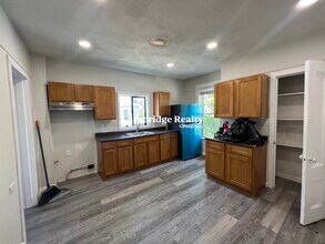 17 Hudson St, Unit 1 in Somerville, MA - Building Photo - Building Photo