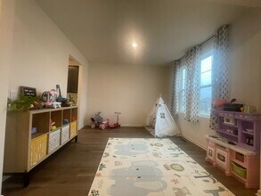 1347 Tiger Lily Dr in Bartlett, IL - Building Photo - Building Photo