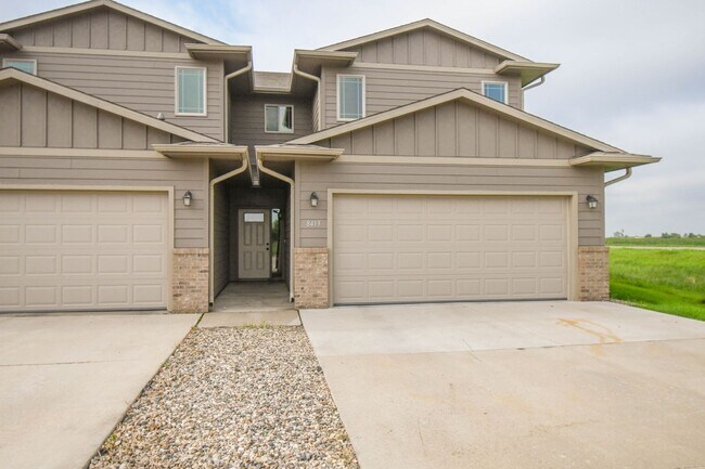 8413 W 53rd St in Sioux Falls, SD - Building Photo - Building Photo