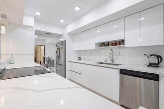 2305 St Andrews Rd in Hollywood, FL - Building Photo - Building Photo