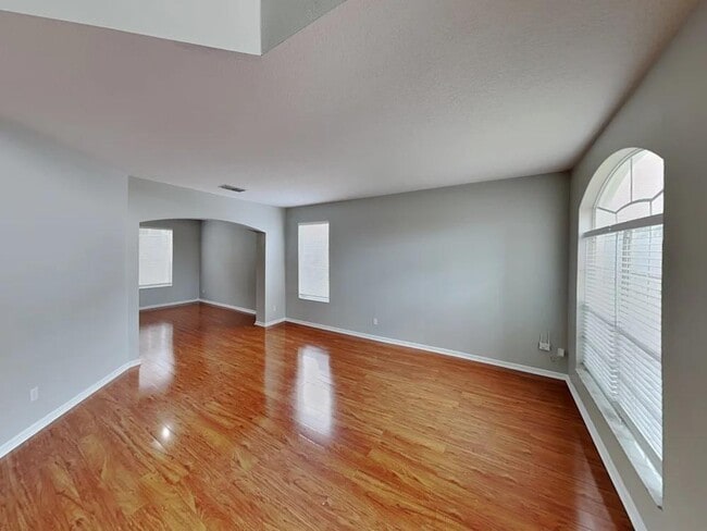 property at 5067 Hook Hollow Cir