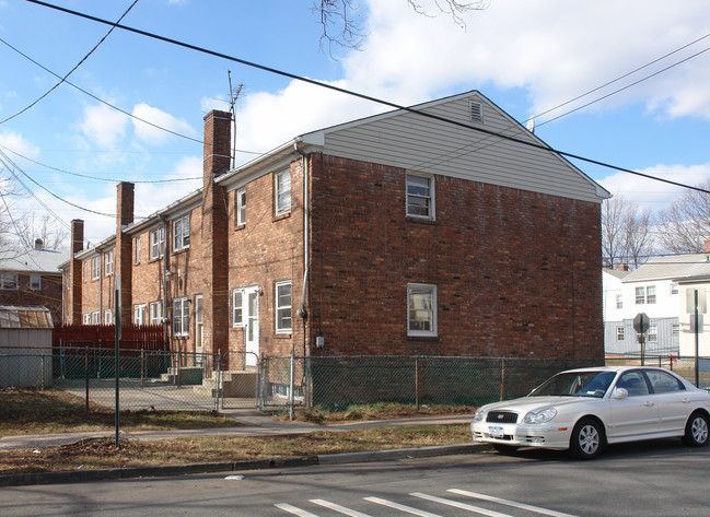 964-970 Grove St in Elizabeth, NJ - Building Photo - Building Photo