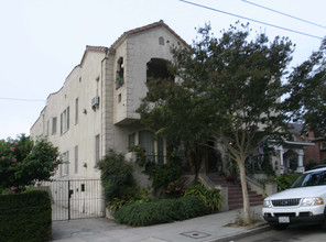 1330 1/2-1332 Kellam Ave in Los Angeles, CA - Building Photo - Building Photo