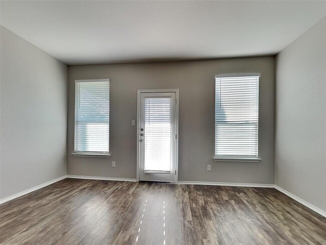 108 Clemens St in San Marcos, TX - Foto de edificio - Building Photo