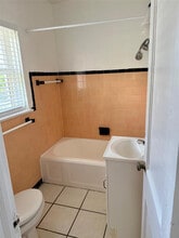 3000 Granada St in Fort Lauderdale, FL - Building Photo - Building Photo