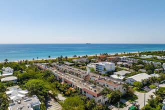 Jardin Del Mar in Delray Beach, FL - Building Photo - Building Photo