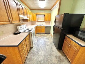 1694 Old Luling Rd in Lockhart, TX - Building Photo - Building Photo