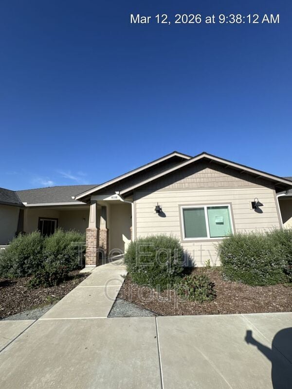 518 S Summit St in Visalia, CA - Building Photo - Building Photo