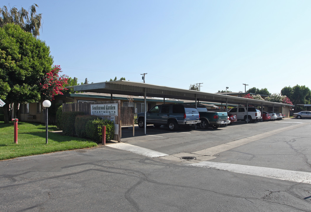 Southwood Garden in Lodi, CA - Building Photo