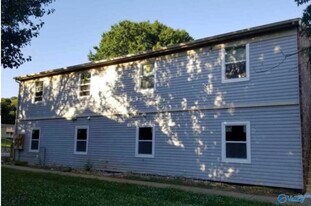 4918 Cotton Row NW in Huntsville, AL - Building Photo